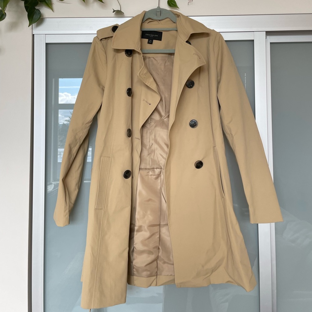Ann Taylor tan trench. Never worn, excellent condition